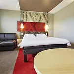 Ibis Centre 3*