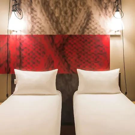 Ibis Centre Hotel 3*