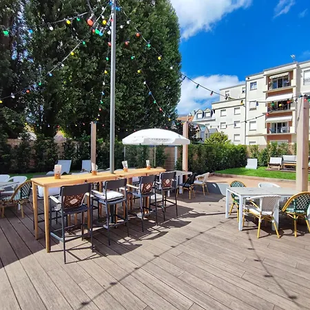Ibis Centre Hotel 3*