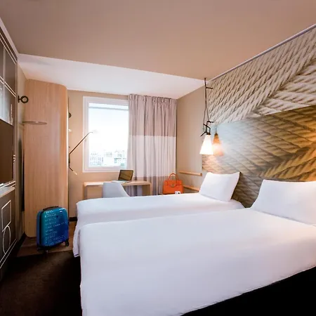 Ibis Centre Hotel 3*