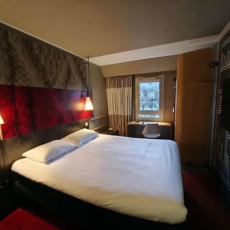 Ibis Centre Hotel 3*