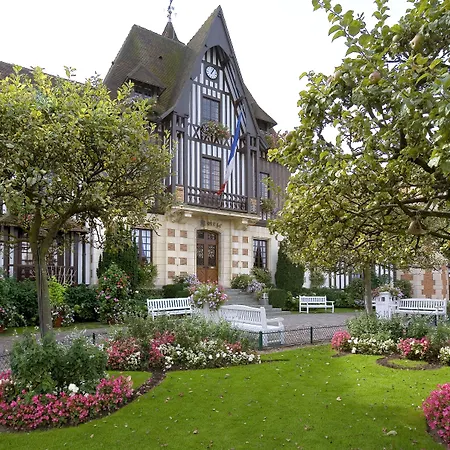 Ibis Centre Довиль