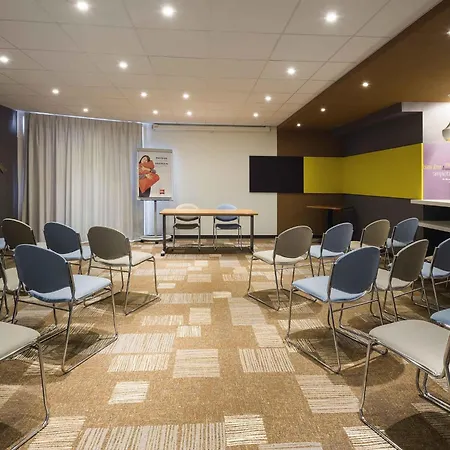 Ibis Centre Hotel 3*