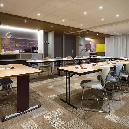 Ibis Centre דוביל