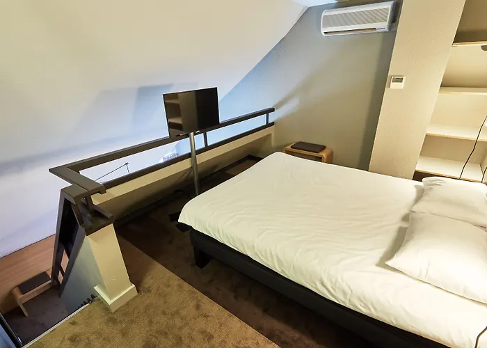 Ibis Centre 3* דוביל