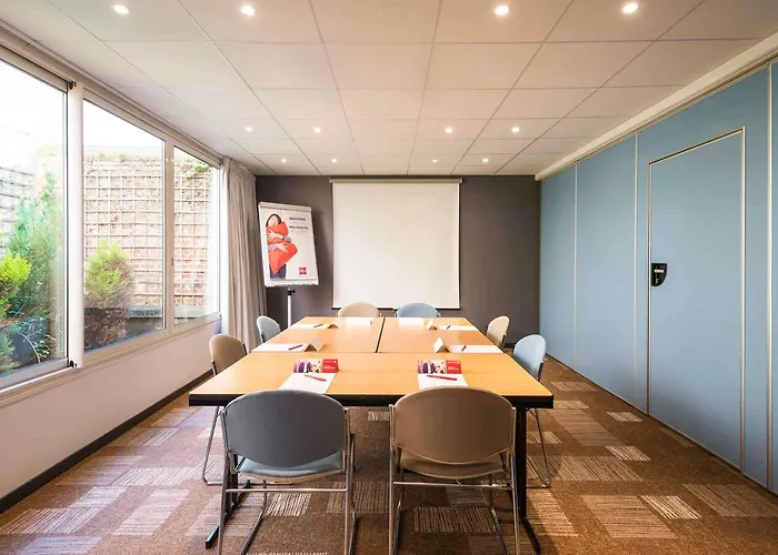 Ibis Centre Hotel 3*